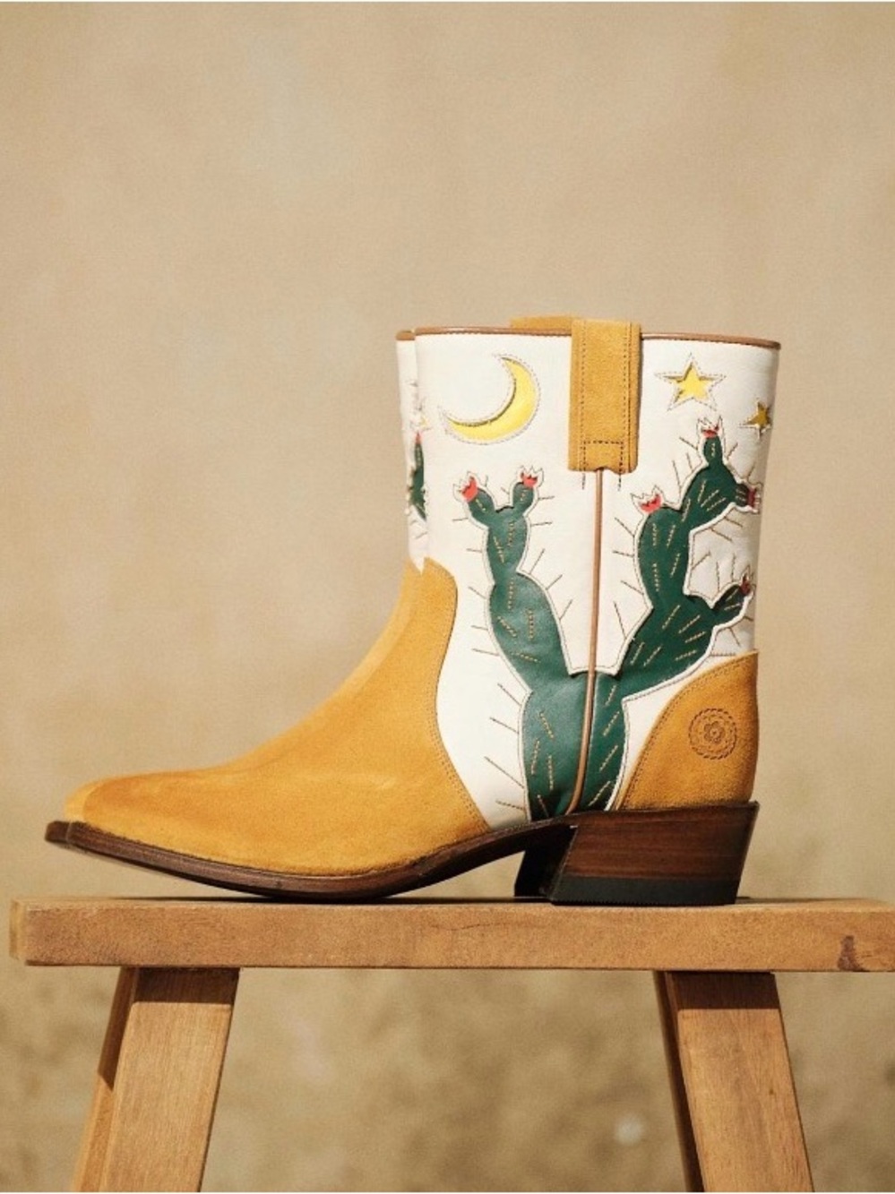Ranch Road Archer Cactus White Tan Suede Western Cowgirl Cowboy Ankle Boots - Picture 6 of 16